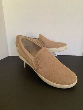 Naturalizer Loafers Women’s 10M Tan Slip-On Textured Leather Padded Insole